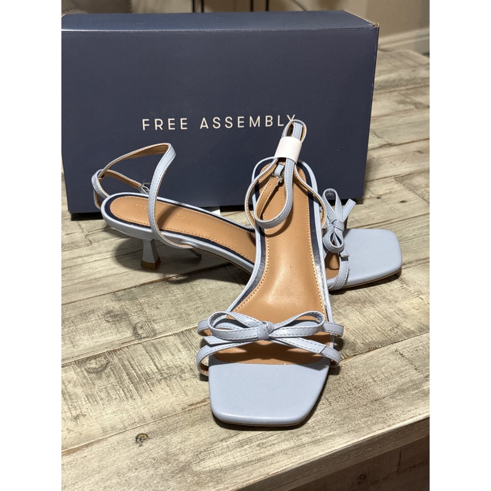 Free Assembly Womens Bow Kitten Heel Sandals Blue Square Toe Ankle Strap 10 NEW